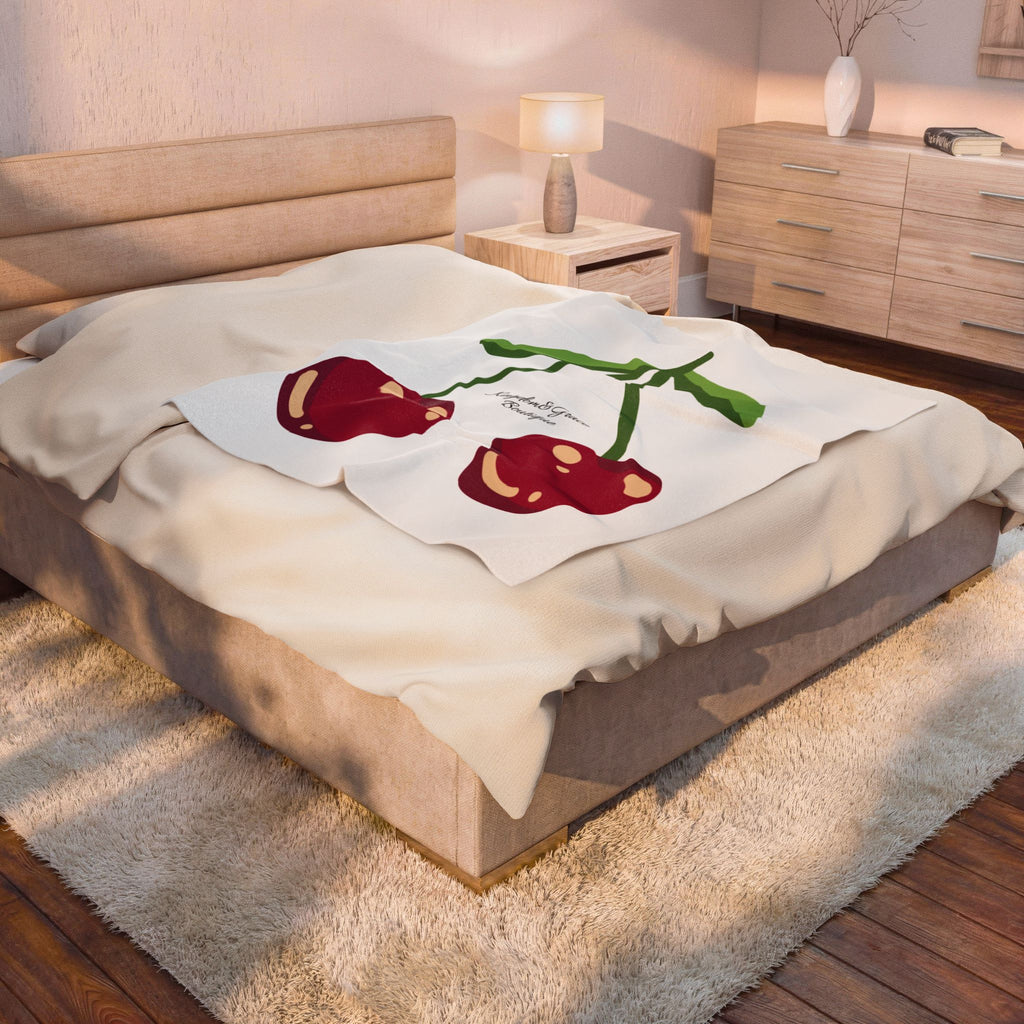 Cherry Print Velveteen Plush Blanket – Cozy Fruit Graphic Throw for Gift & Home